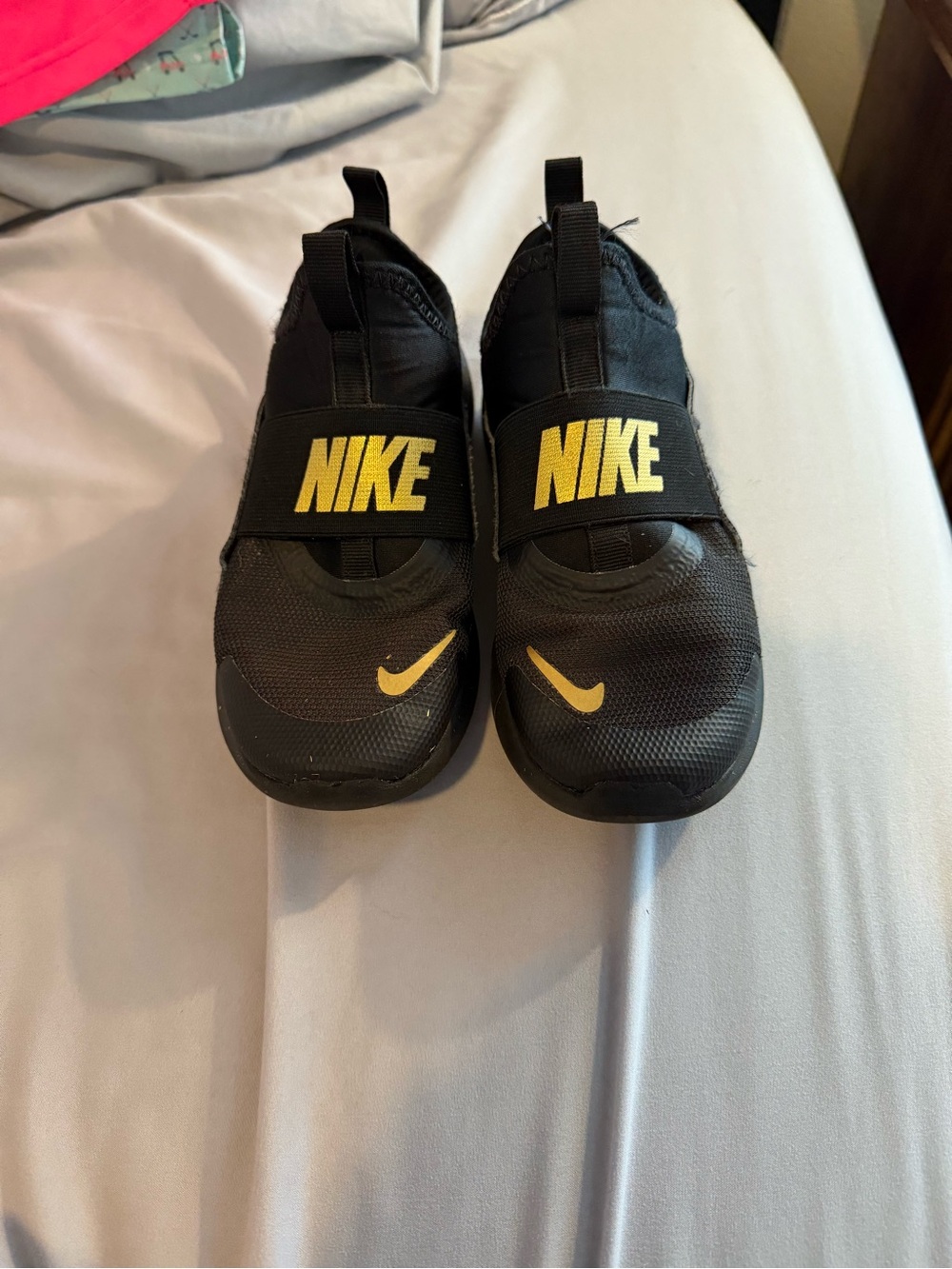 Nike Flex Runner 4 Kids Black/Gold Shoes in Size 1Y